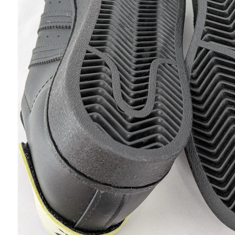 Adidas Superstar Sneakers Men's 5.5/Women's 7 Black Streetwear Classic‎ Glow